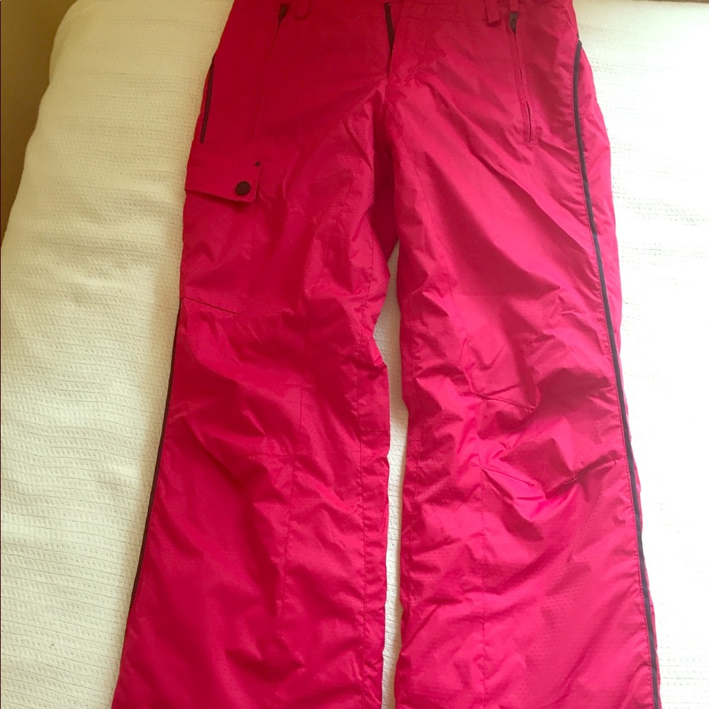Red snowpants, small